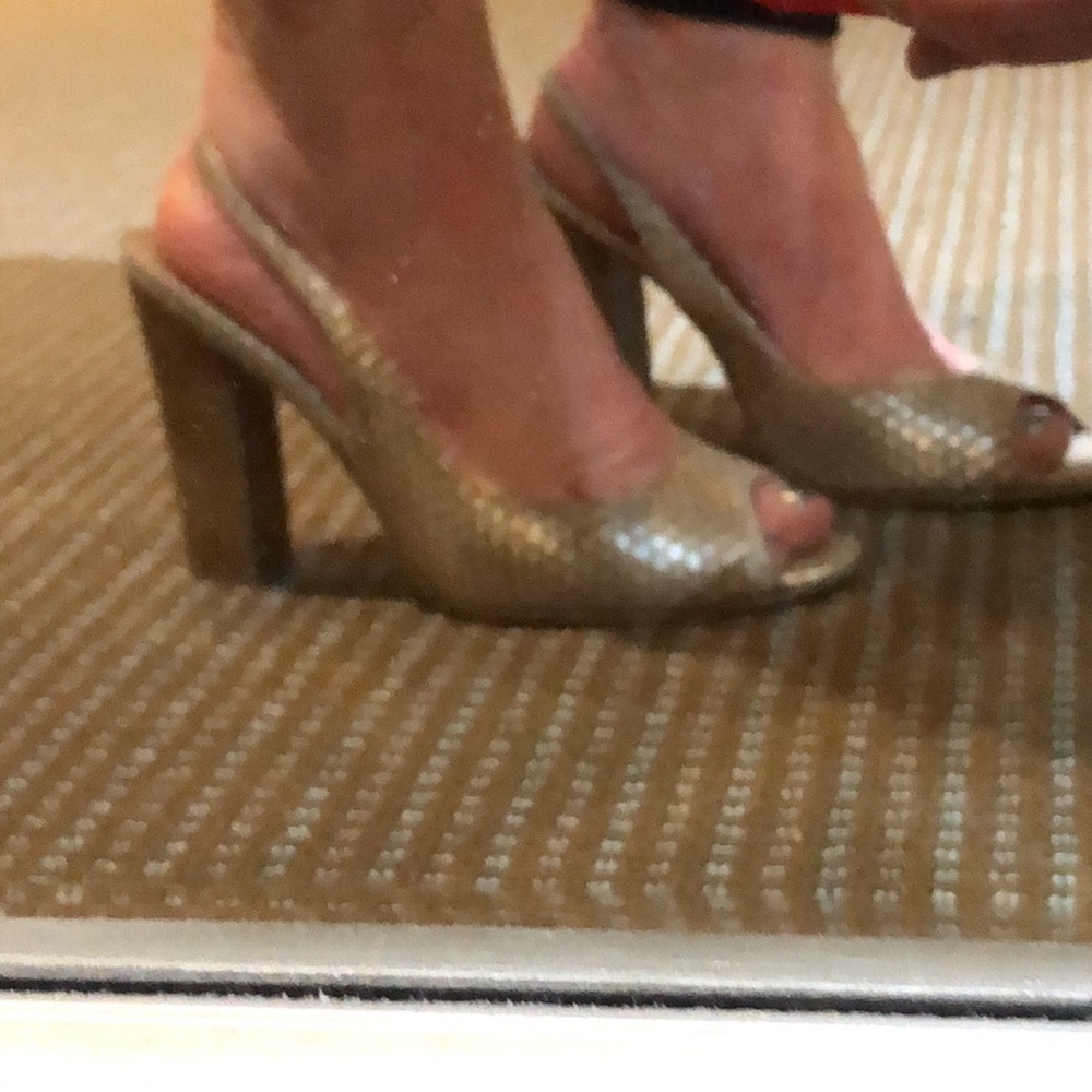 Gold / beige heels